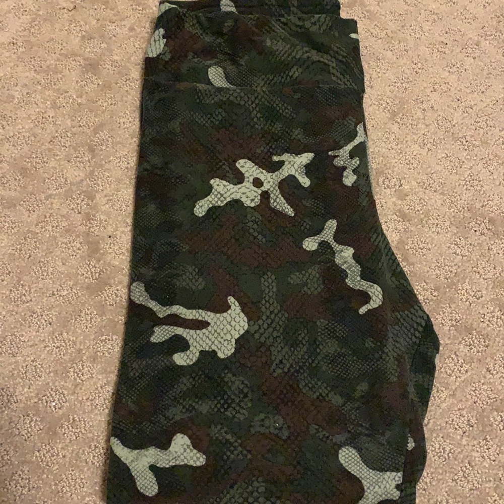 Camo leggings